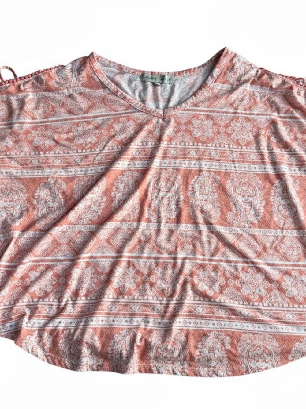 Absolutely Famous Women's 1X Pink/White Paisley V-Neck Cold Shoulder Top Tee